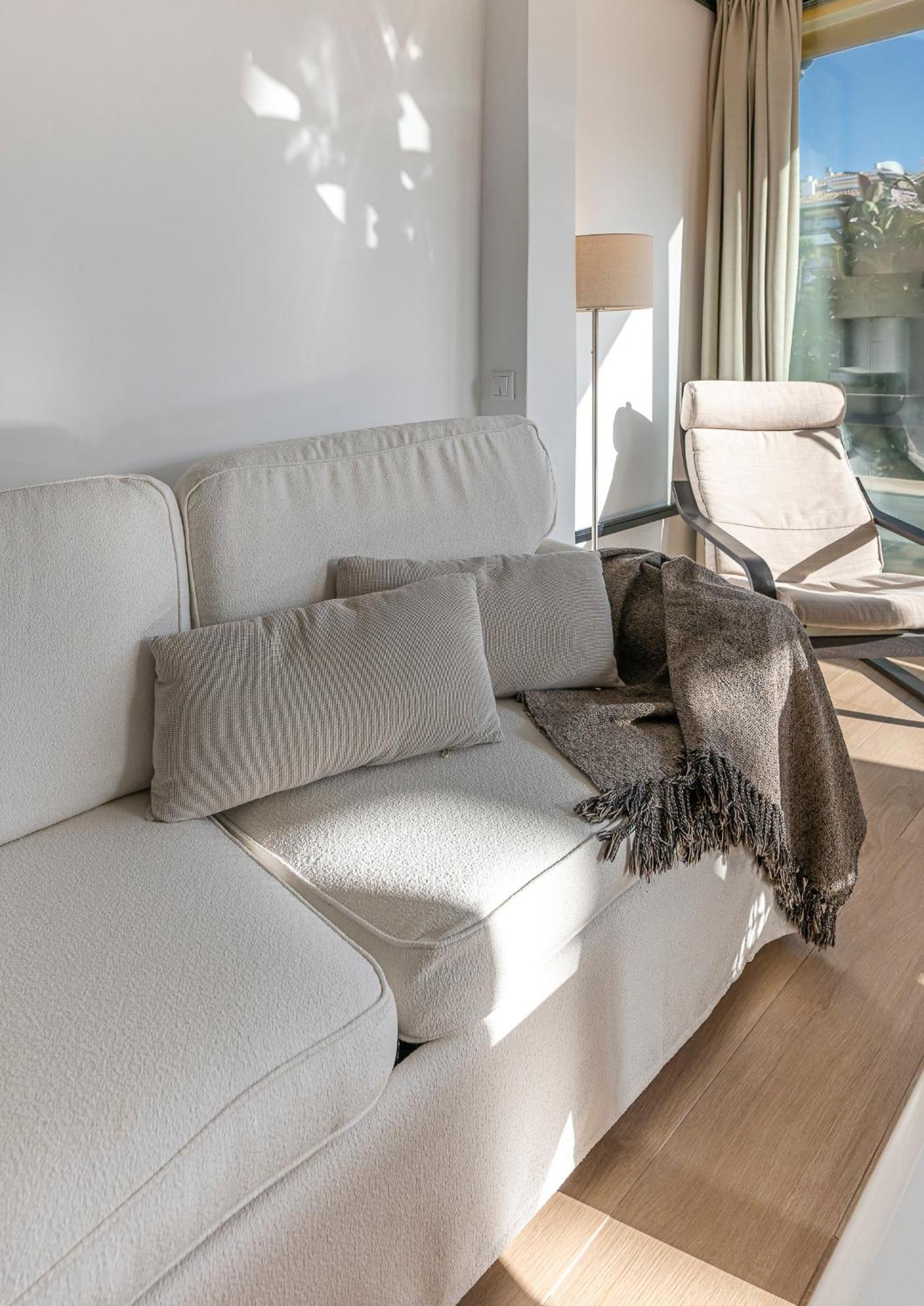 Apartamento ✺fenomenal Estudio En Milla De Oro✺piscina✺parking