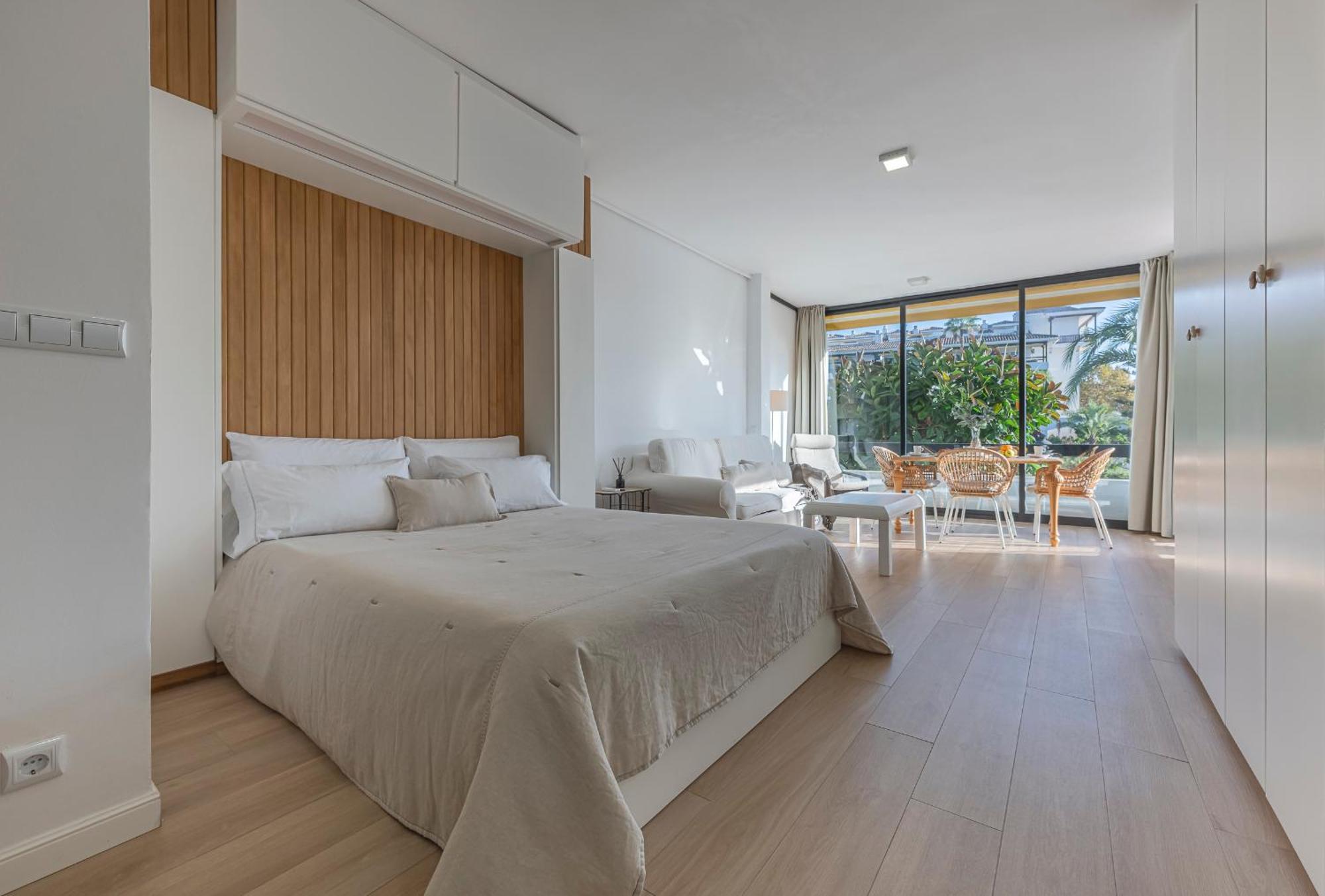 Apartamento ✺fenomenal Estudio En Milla De Oro✺piscina✺parking