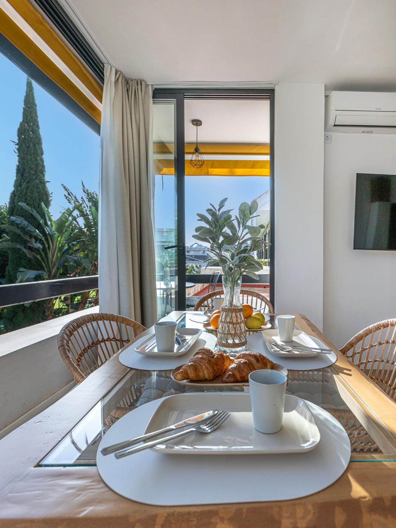 ✺fenomenal Estudio En Milla De Oro✺piscina✺parking Apartamento Marbella