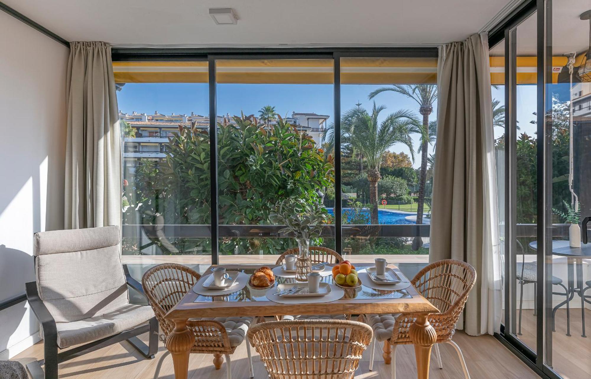 Apartamento ✺fenomenal Estudio En Milla De Oro✺piscina✺parking Marbella